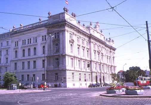 No.4 Schwarzenbergplatz